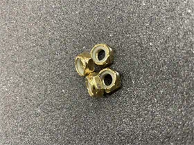 אומים לצירים (צבעים לבחירה)