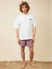 חולצה ראסטי לוגו לבנה רחבה