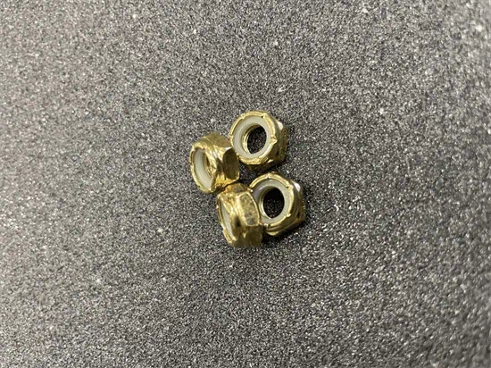 אומים לצירים (צבעים לבחירה)